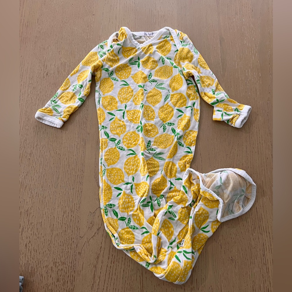 Little sleepies bamboo Lemon gown 0-3 months